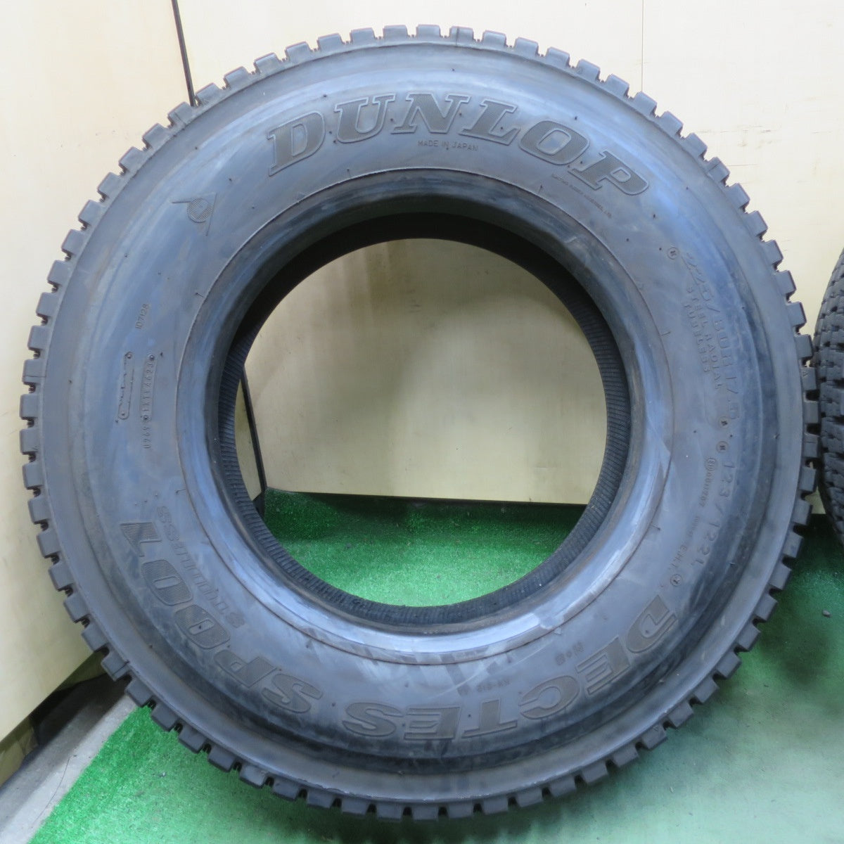 バリ溝！23年！9.5分！6本★トラック タイヤ 225/80R17.5 123/122L スタッドレス ダンロップ デクテス SP001 DECTES 17.5インチ★6051501イスタ