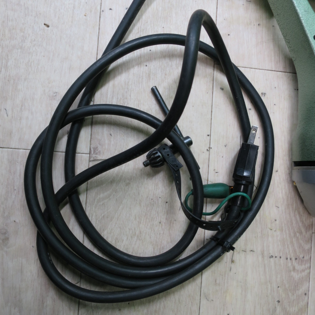 [送料無料] キレイ☆日立工機 12mm 振動 ドリル 100V DV12 ケース付き HITACHI 電動 工具☆