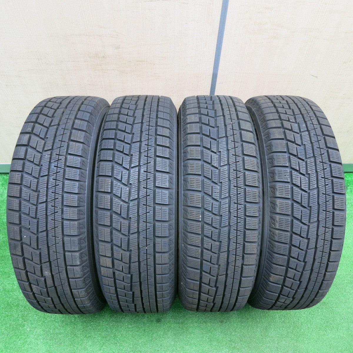 [送料無料] バリ溝！22年！キレイ！ほぼ10分★スタッドレス 185/65R15 ヨコハマ アイスガード iG60 BEO ベオ 15インチ PCD100/4H★4120504TNス