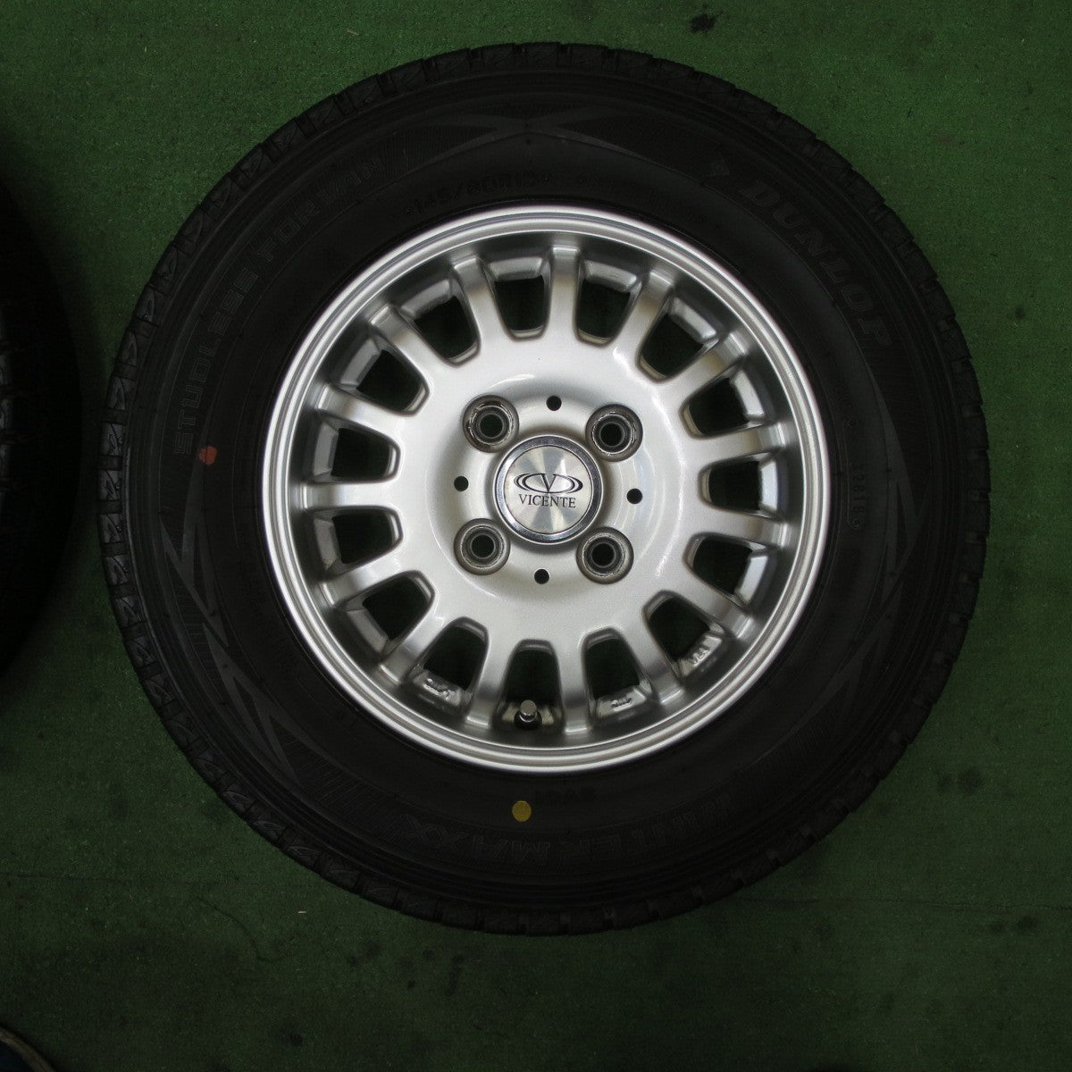 バリ溝！キレイ！9.5分★スタッドレス 145/80R12 80/78N ダンロップ ウインターマックス SV01 VICENTE ヴィセンテ 12インチ PCD100/4H★5062003TTス