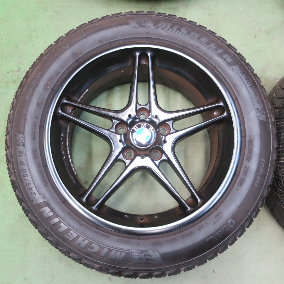 バリ溝！24年！8.5分◎BMW 等 RACING DYNAMICS 245/50R18 スタッドレス ミシュラン X-ICE SNOW レーシング ダイナミックス 18インチ PCD120/5H◎6061202イス