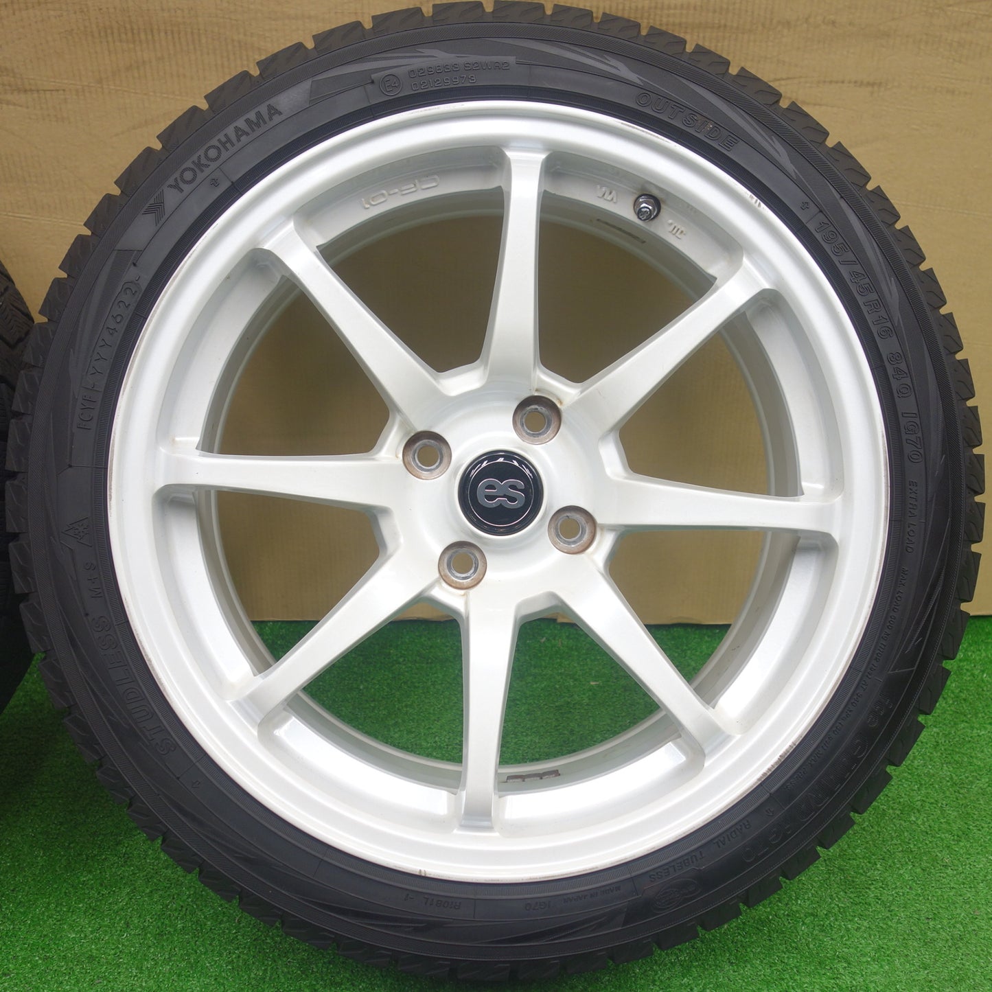 バリ溝！22年！9.5分★アバルト 595 等 THREEHUNDRED CF-01 195/45R16 スタッドレス ヨコハマ アイスガード iG70 スリーハンドレット CF01 PCD98/4H★5122202KTス