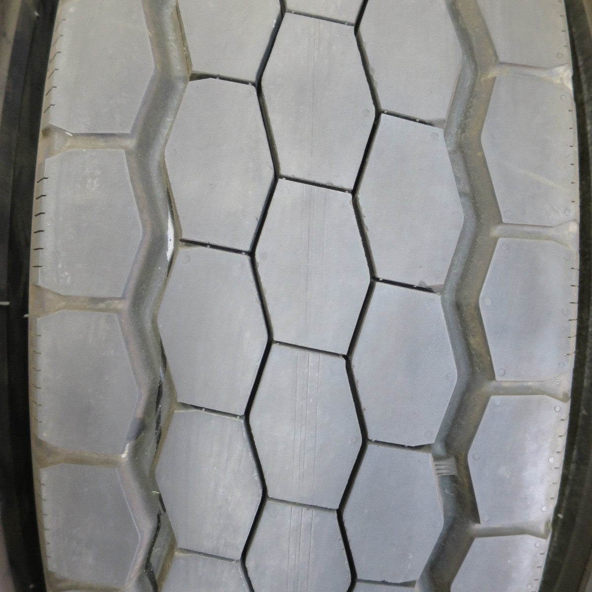 新車外し！25年！ほぼ未使用★トラック タイヤ 245/70R19.5 136/134J ダンロップ エナセーブ SP638L DECTES デクテス オールシーズン 19.5インチ★5052610イスタ
