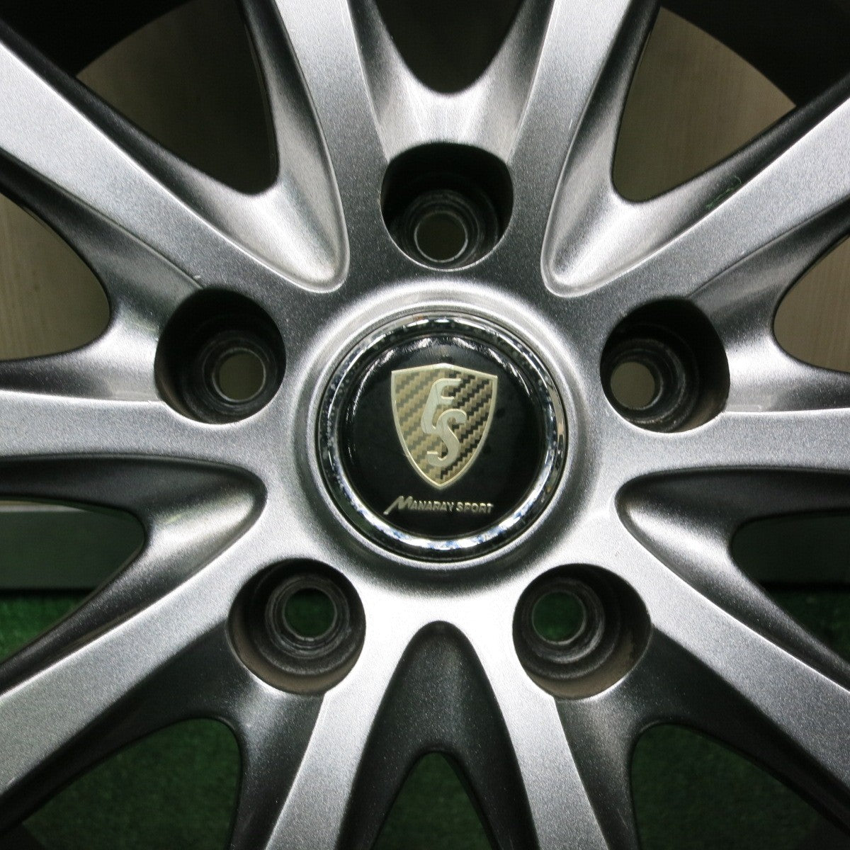 *送料無料* バリ溝！キレイ！9分★スタッドレス 215/50R17 ブリヂストン ブリザック VRX MANARAY SPORT マナレイスポーツ PCD114.3/5H★4041001TNス