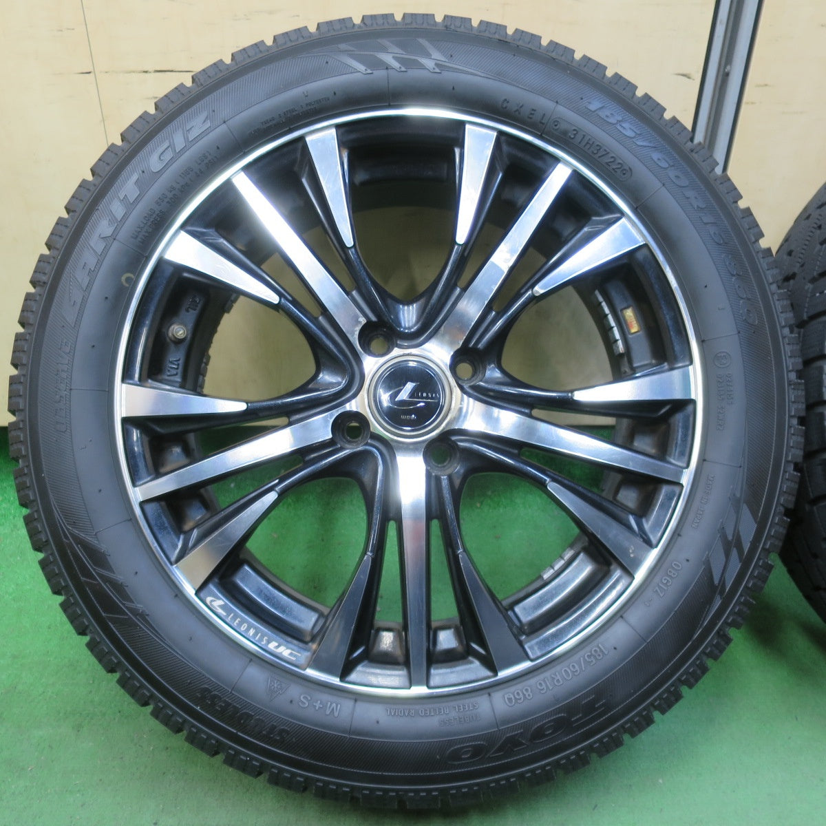 バリ溝！22年！9.5分★LEONIS UC 185/60R16 スタッドレス トーヨー オブザーブ ガリット GIZ 16インチ レオニス PCD100/4H★5040909イス