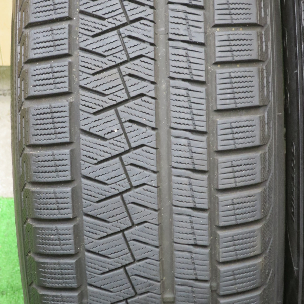 バリ溝！21年！キレイ！9分★スタッドレス 225/60R18 ピレリ アイスアシンメトリコ SEIN ザイン 18インチ PCD114.3/5H★5091703TTス
