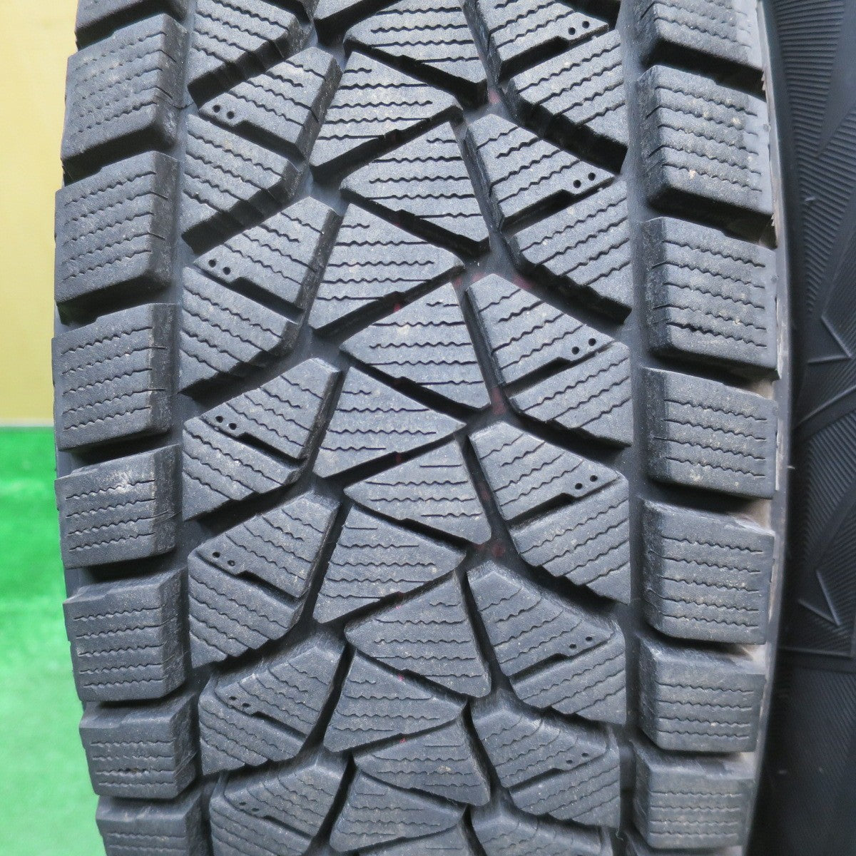 バリ溝！21年！キレイ！8.5分★スタッドレス 195/80R15 ブリヂストン ブリザック DM-V2 社外 アルミ 15インチ PCD139.7/5H★5111801NJス