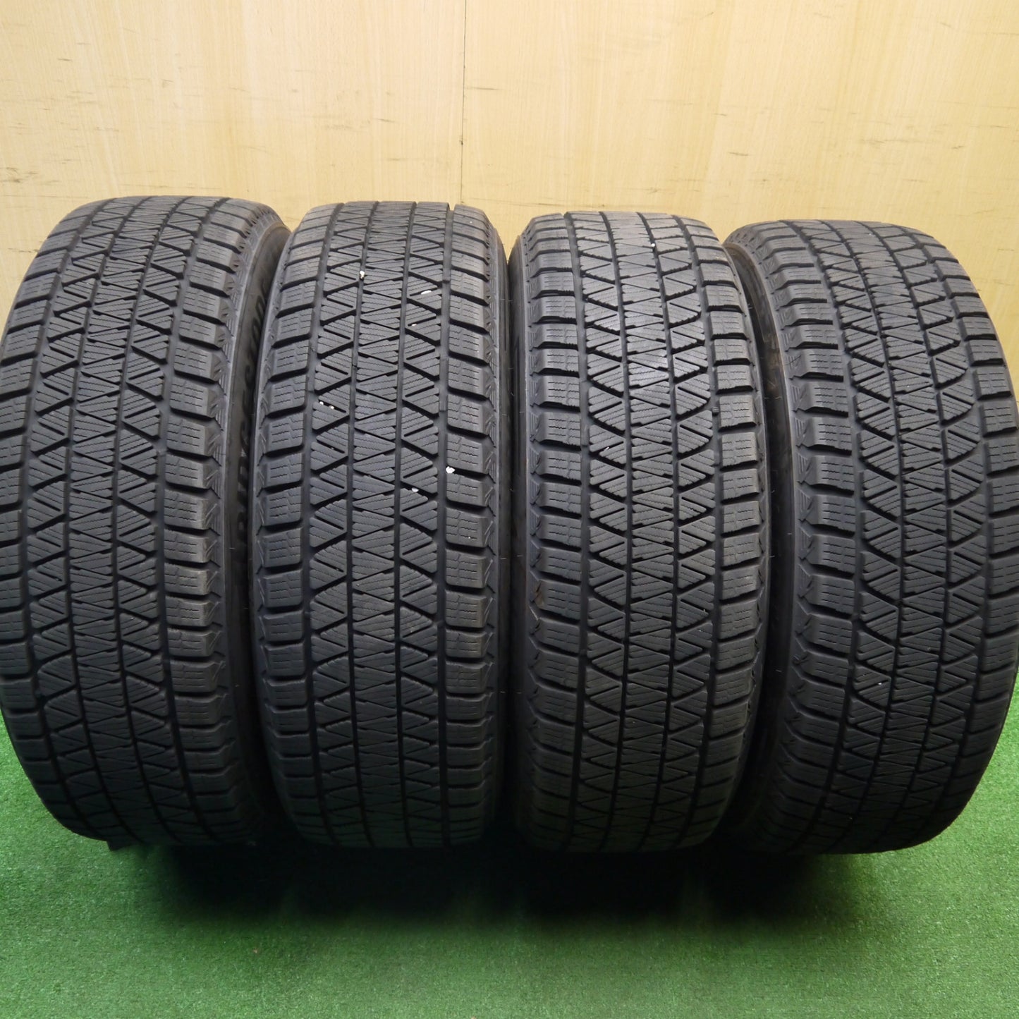 バリ溝！23年！キレイ！9分★スタッドレス 225/60R18 ブリヂストン ブリザック DM-V3 BALMINUM バルミナ 18インチ PCD114.3/5H★5111406Hス