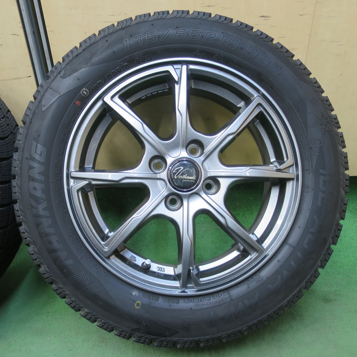 バリ溝！キレイ！9.5分★スタッドレス 185/65R15 ナンカン アイスアクティバ AW-1 Verthandi ヴェルザンディ ヴェルサンディ 15インチ PCD100/4H★6022110イス
