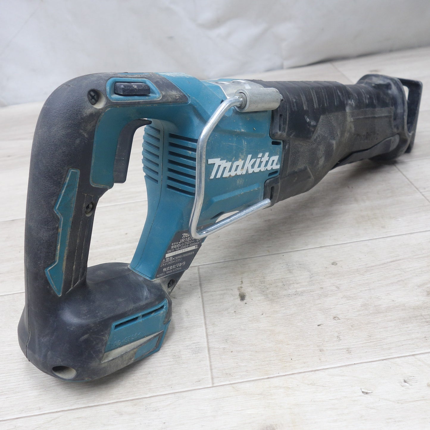 [送料無料] 付属品付き◆マキタ 充電式 レシプロソー JR187D 電動 工具 切断機 セーバーソー セーバソー 18V 替刃 本体のみ makita◆
