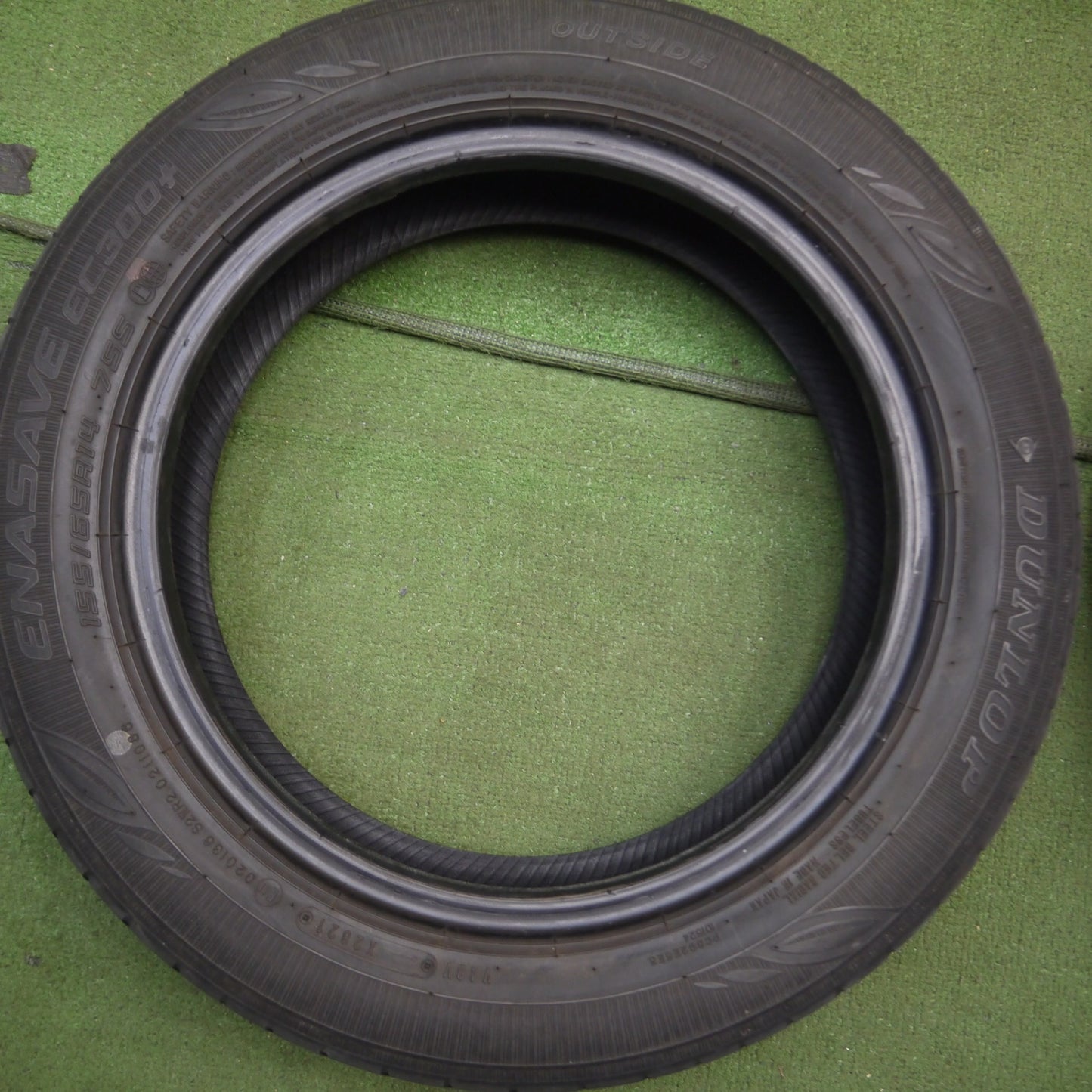 *送料無料* バリ溝！21年！8.5分★155/65R14 ダンロップ エナセーブ EC300+ タイヤ 14インチ スペーシア N-BOX ワゴンR 等★4071010Hノタ