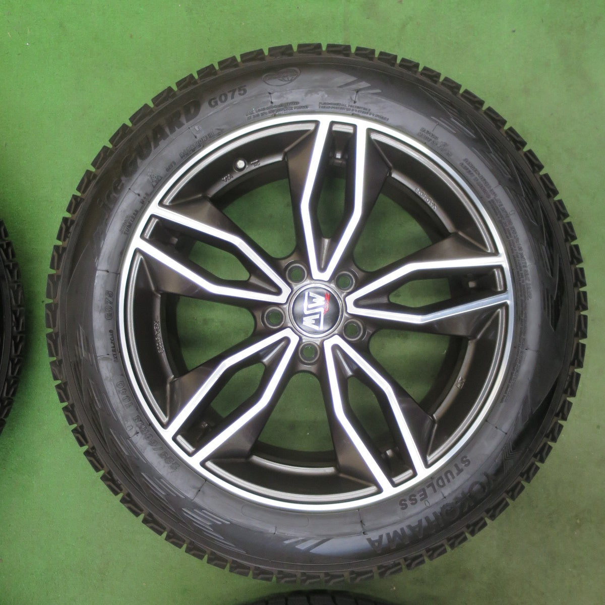 バリ溝！24年！9.5分★ベンツ アウディ 等 O・Z MSW71 225/60R18 スタッドレス ヨコハマ アイスガード G075 18インチ OZ PCD112/5H★6040202TTス