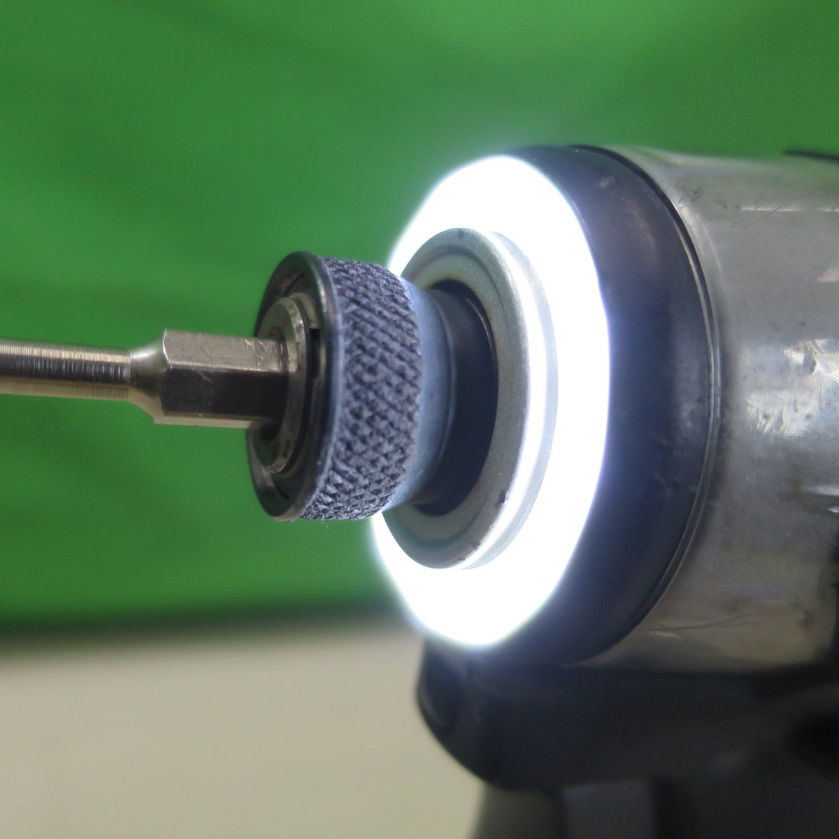 [送料無料] キレイ！バッテリー2個☆マキタ 充電式 インパクトドライバ TD173D 電動 工具 makita 18V BL1860B 充電器 DC18RF☆