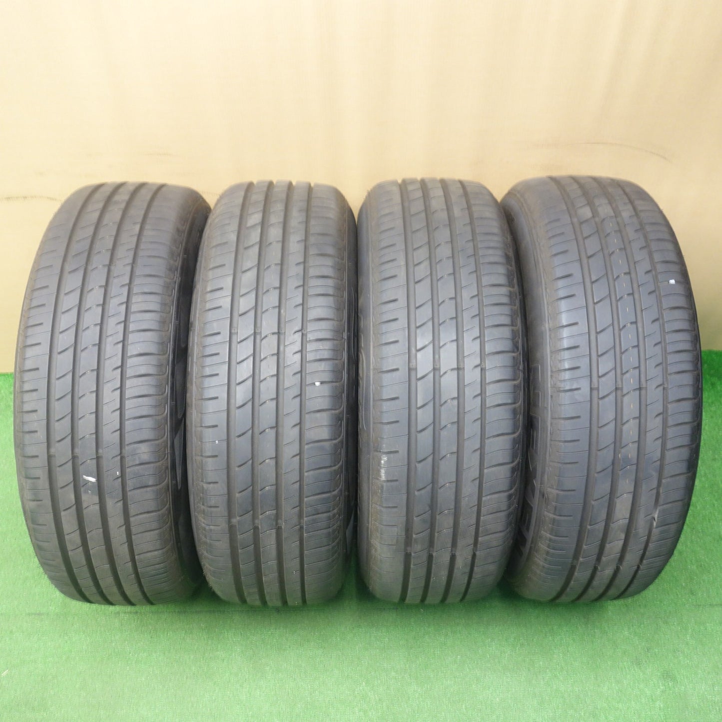 バリ溝！25年！キレイ！9.5分★ジャガー E-PACE Eペイス 純正 235/60R18 ネクセン N'FERA RU1 SUV Eペース 18インチ PCD108/5H★6032501KTノ
