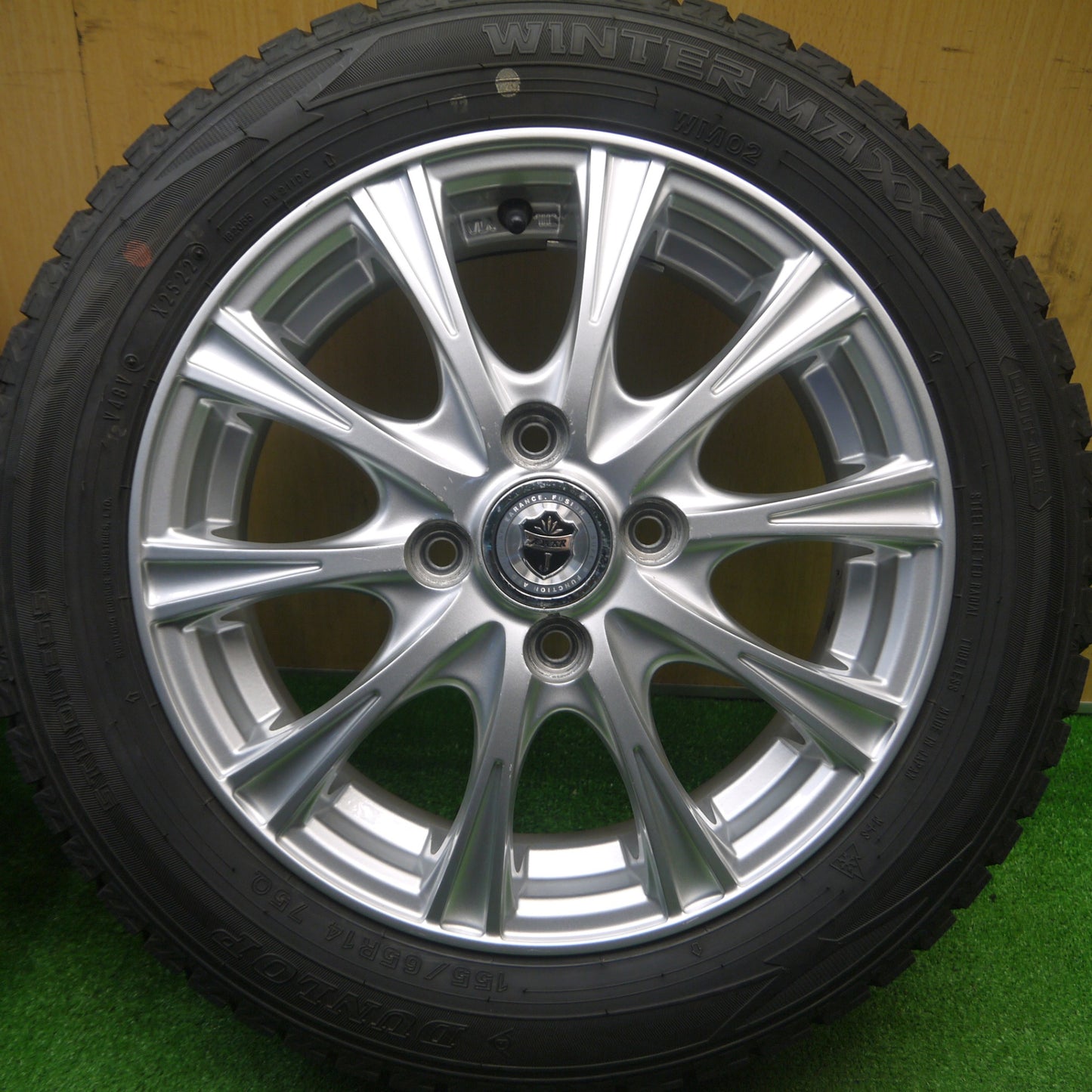 [送料無料] バリ溝！22年！9.5分★スタッドレス 155/65R14 ダンロップ ウインターマックス WM02 JOKER ジョーカー 14インチ PCD100/4H★4111102Hス