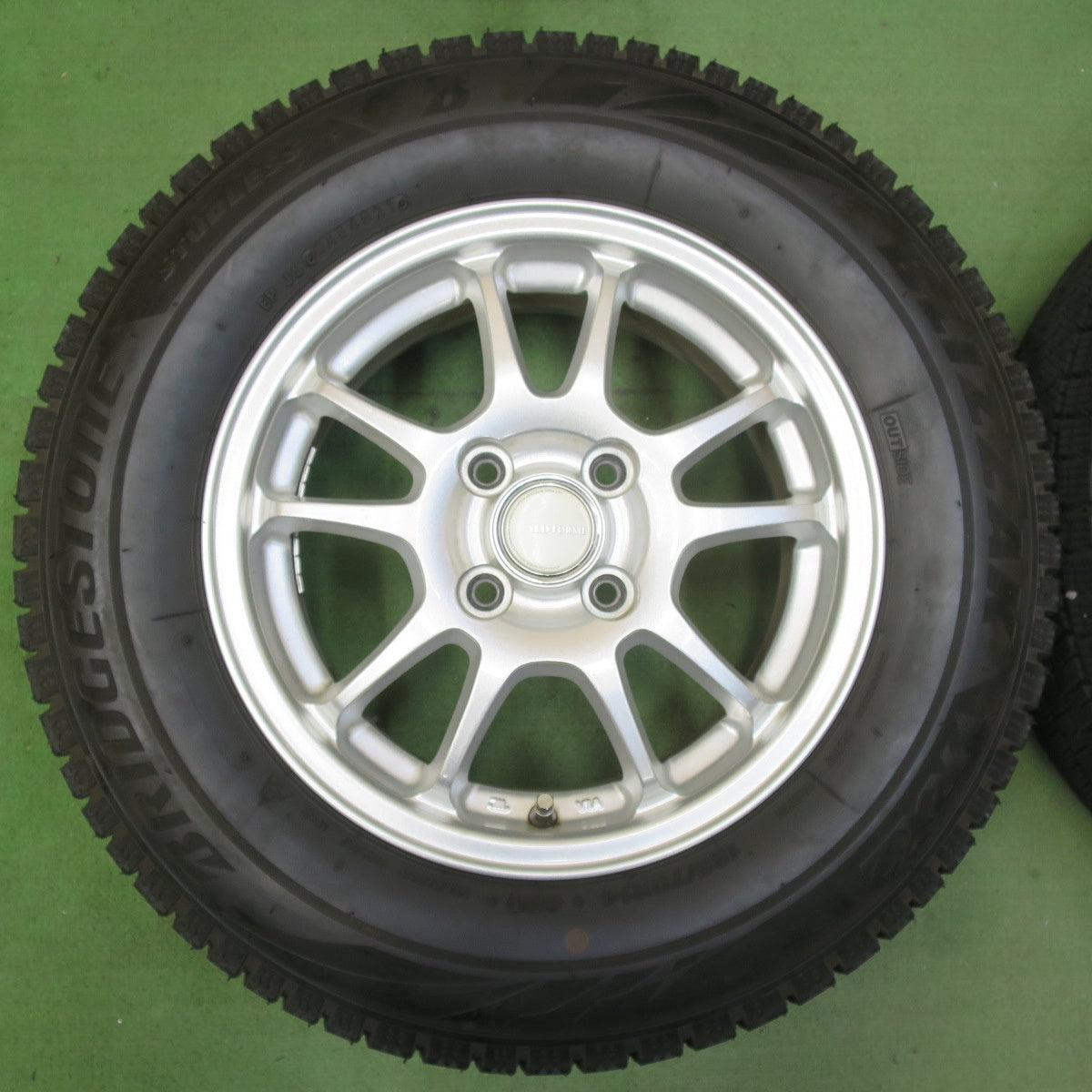 バリ溝！21年！キレイ！9.5分★スタッドレス 185/70R14 ブリヂストン ブリザック VRX2 ECO FORME エコフォルム 14インチ PCD100/4H★5103111イス
