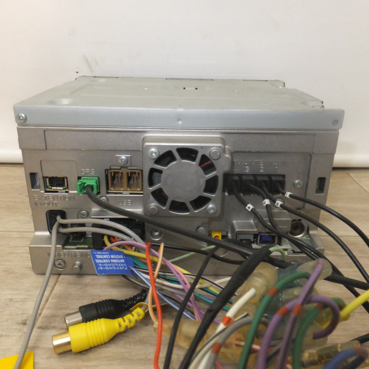 [送料無料] ★カロッツェリア carrozzeria AV一体型メモリーナビゲーション 楽ナビ AVIC-MRZ077(91★