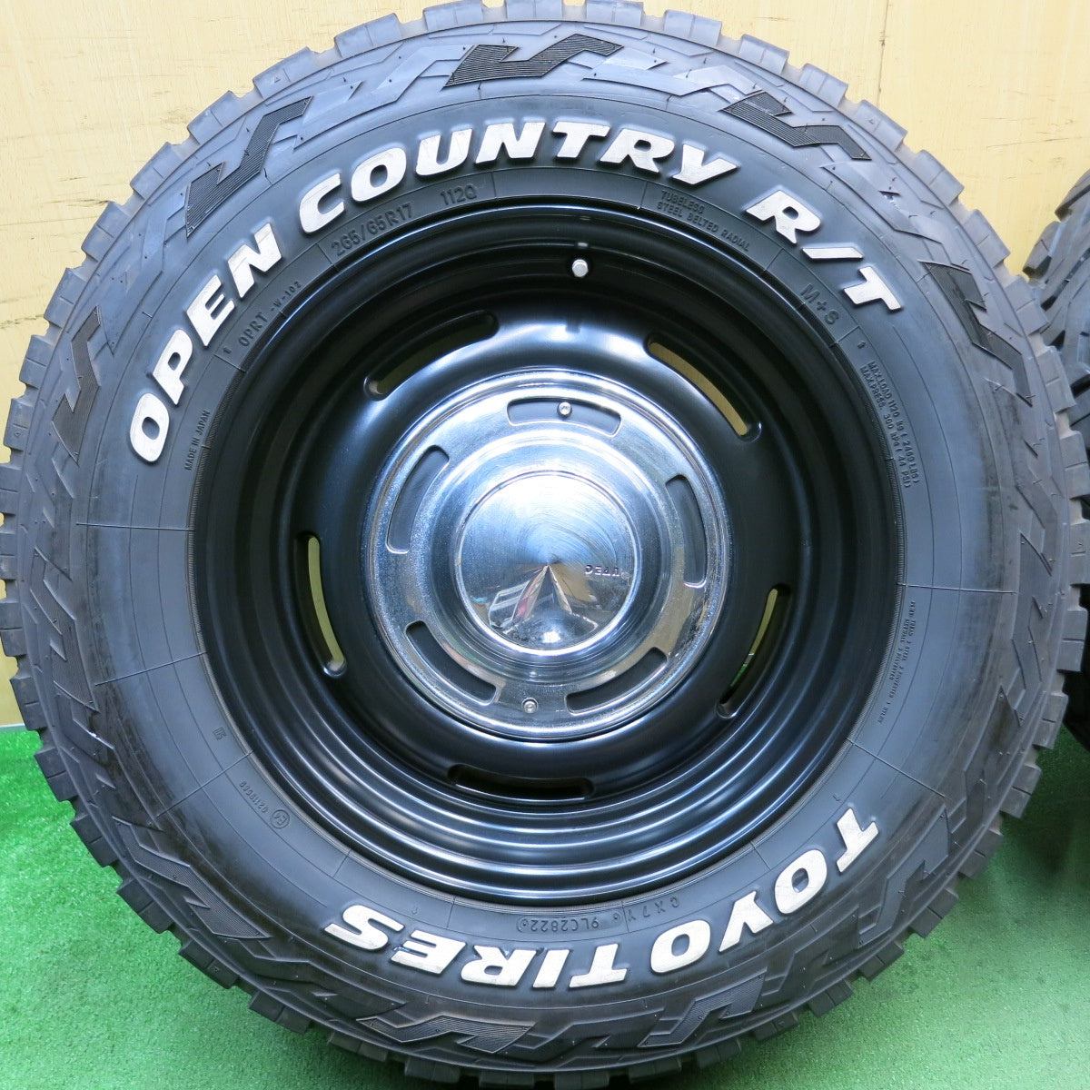バリ溝！22年！キレイ！8.5分★DEAN CRIMSON 265/65R17 トーヨー オープンカントリー R/T ディーン クリムソン 17インチ PCD139.7/6H★5072710HAノ