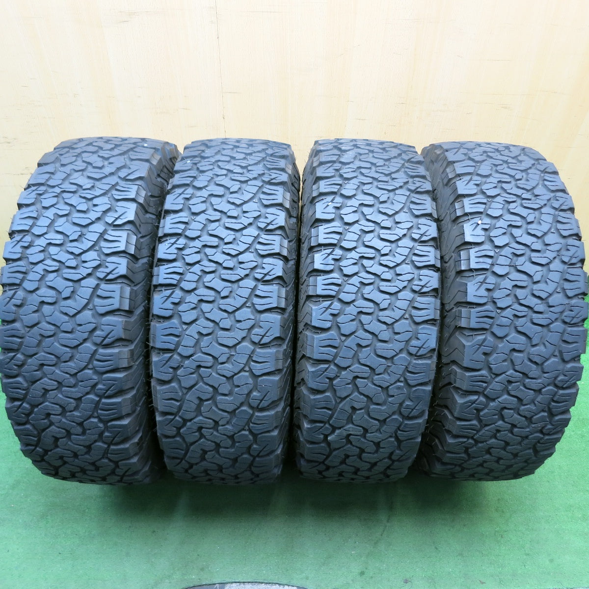 キレイ★DEAN CC3 CRIMSON 265/75R16 119/116R BFグッドリッチ All-Terrain T/A KO2 ディーン クリムソン PCD139.7/6H★5071901HAノ