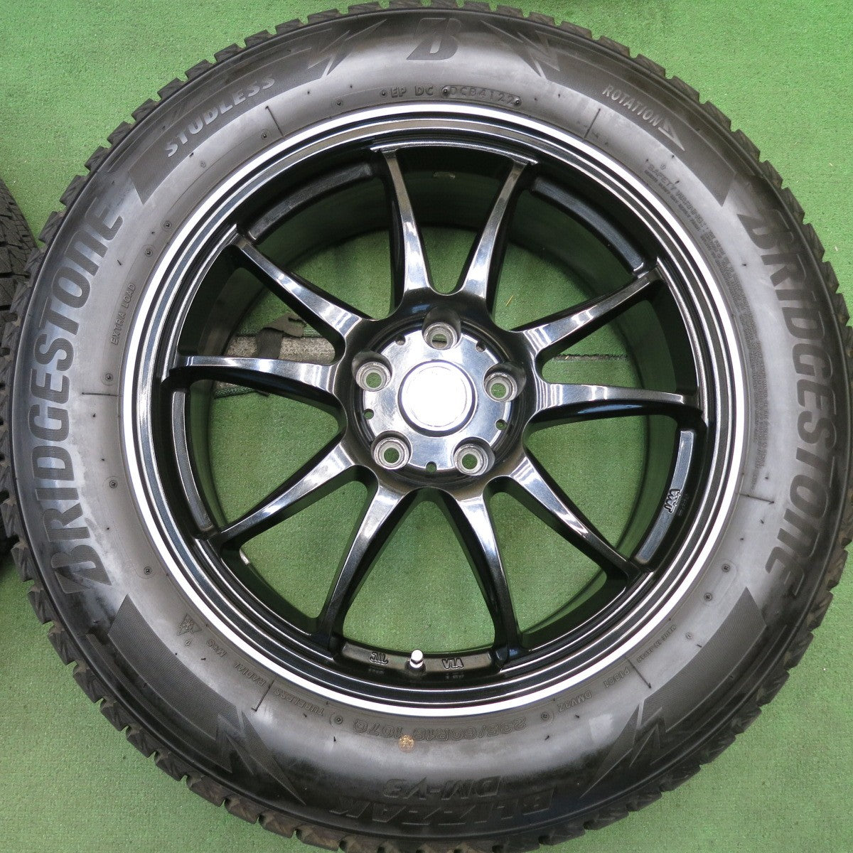 バリ溝！22年！キレイ！9.5分◎スタッドレス 235/60R18 ブリヂストン ブリザック DM-V3 ESTROSA エステローザ 18インチ PCD114.3/5H◎6081412HAス
