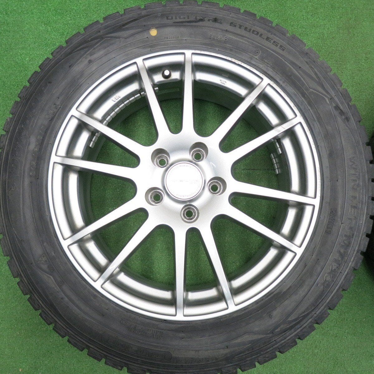 バリ溝！9.5分★スタッドレス 215/60R17 ダンロップ ウインターマックス WM01 VELVA ヴェルヴァ 17インチ PCD114.3/5H★5011203HAス