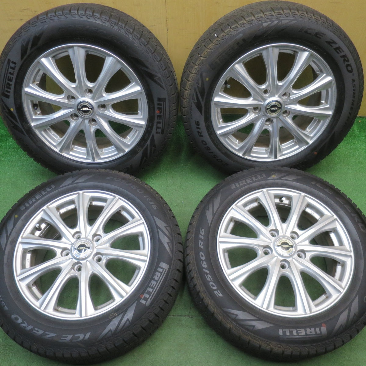 バリ溝！22年！キレイ！ほぼ10分◎スタッドレス 205/60R16 ピレリ アイスゼロ アシンメトリコ AXEL アクセル 16インチ PCD114.3/5H◎6060204NJス