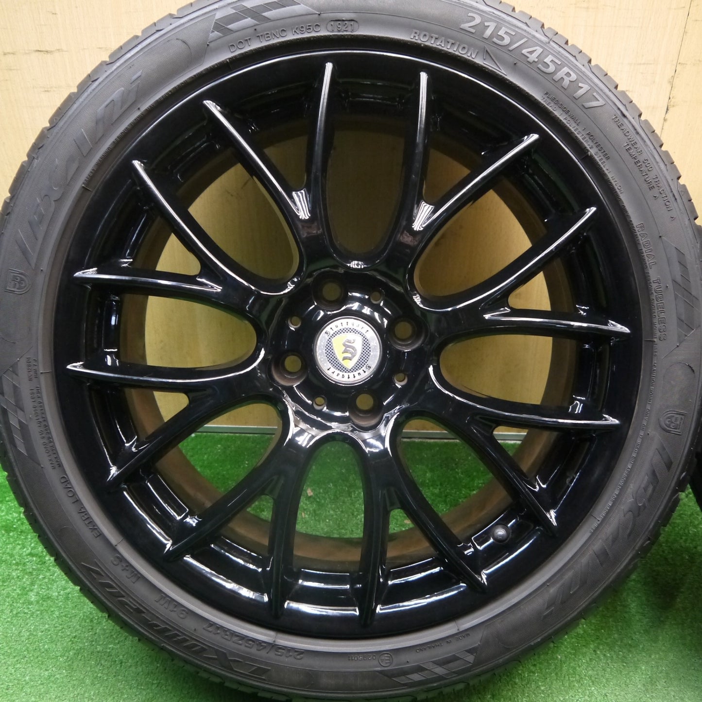 バリ溝！8.5分★Stuttgart 215/45R17 レクサーニ LX UHP-207 シュトゥットガルト 17インチ PCD100/4H★6040705Hノ