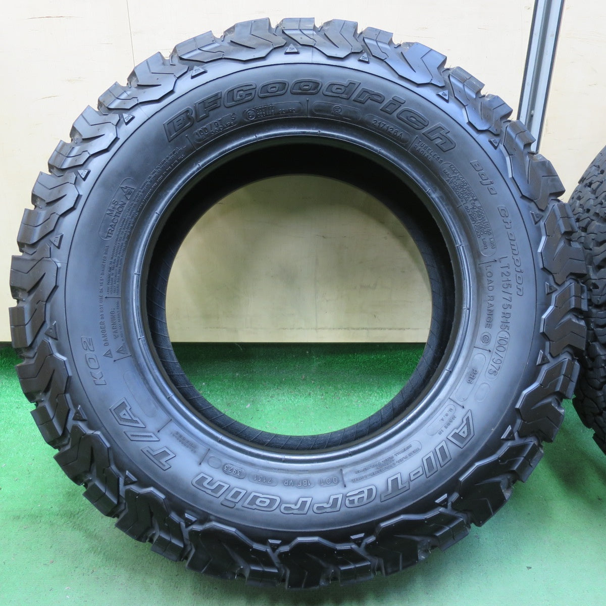 バリ溝！23年！9.5分★215/75R15 100/97S BFグッドリッチ All-Terrain T/A KO2 タイヤ 15インチ ジムニー シエラ 等★5072403イノタ
