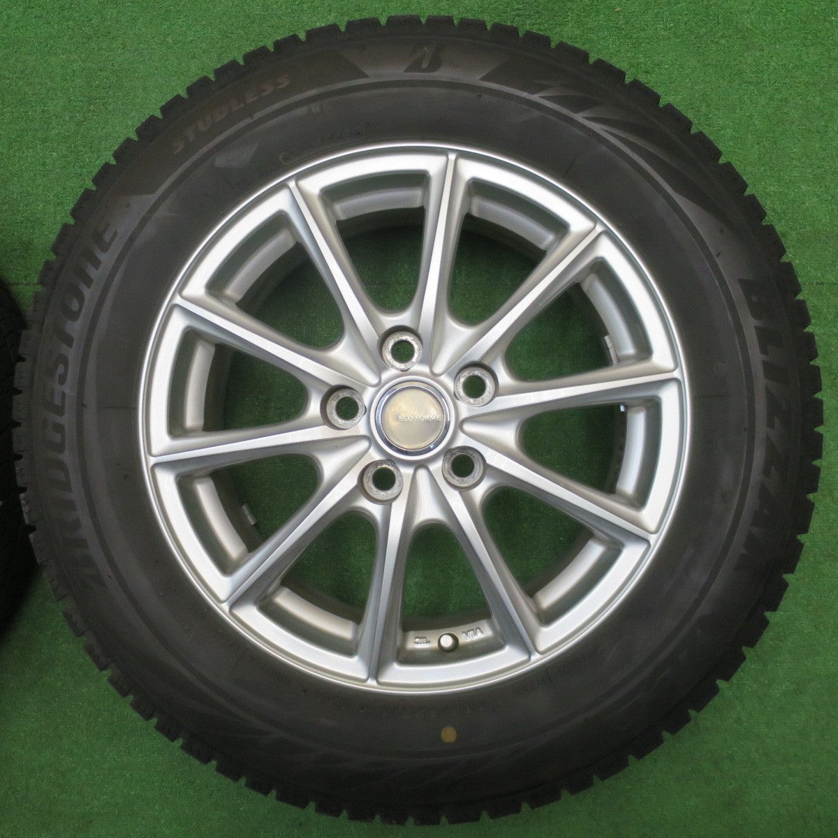 バリ溝！23年！キレイ！8.5分★スタッドレス 205/65R16 ブリヂストン ブリザック VRX2 ECO FORME エコフォルム 16インチ PCD114.3/5H★5112405NJス