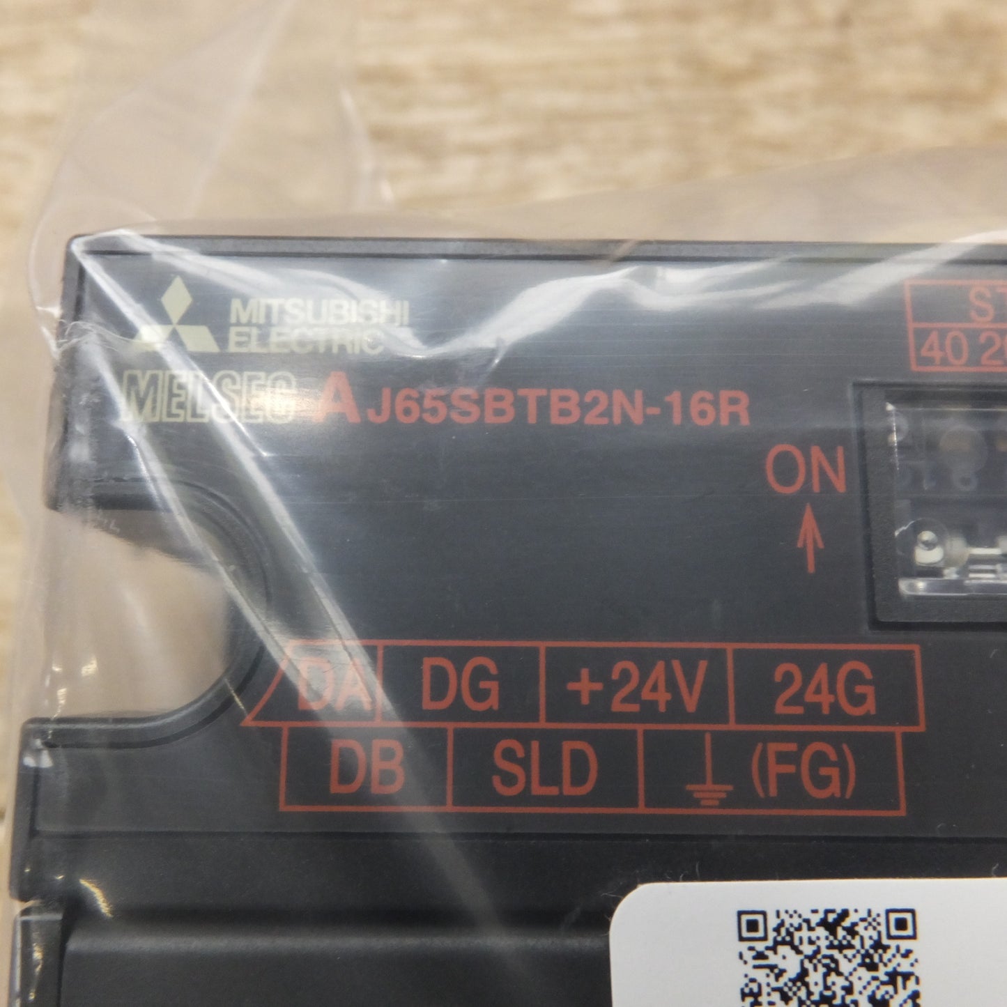 [送料無料] 未使用★三菱 MITSUBISHI CC-Link システム 小形タイプ リモート I/O ユニット AJ65SBTB2N-16R★