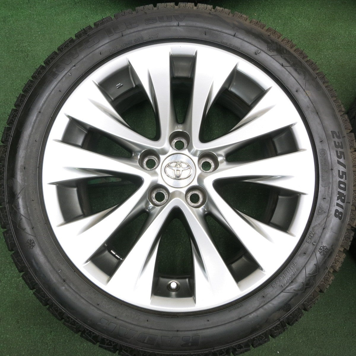 *送料無料* 超バリ溝！キレイ！ほぼ10分★トヨタ 20系 アルファード 純正 235/50R18 スタッドレス レーダー RW-5 ICE SUV PCD114.3/5H★4052604HAス