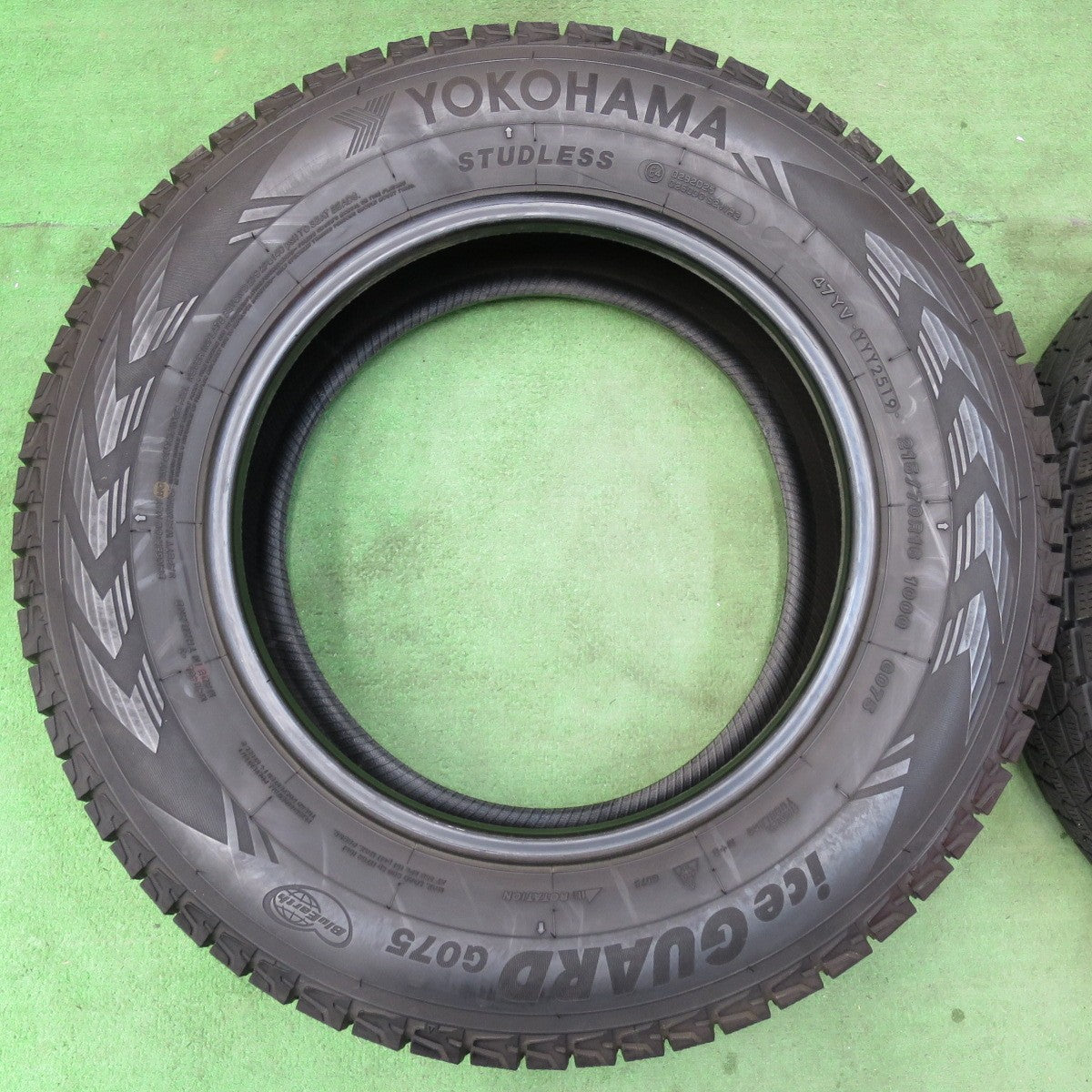 [送料無料] バリ溝！8.5分★スタッドレス 215/70R16 ヨコハマ アイスガード G075 タイヤ 16インチ エクストレイル デリカ D:5 等★5010816イスタ