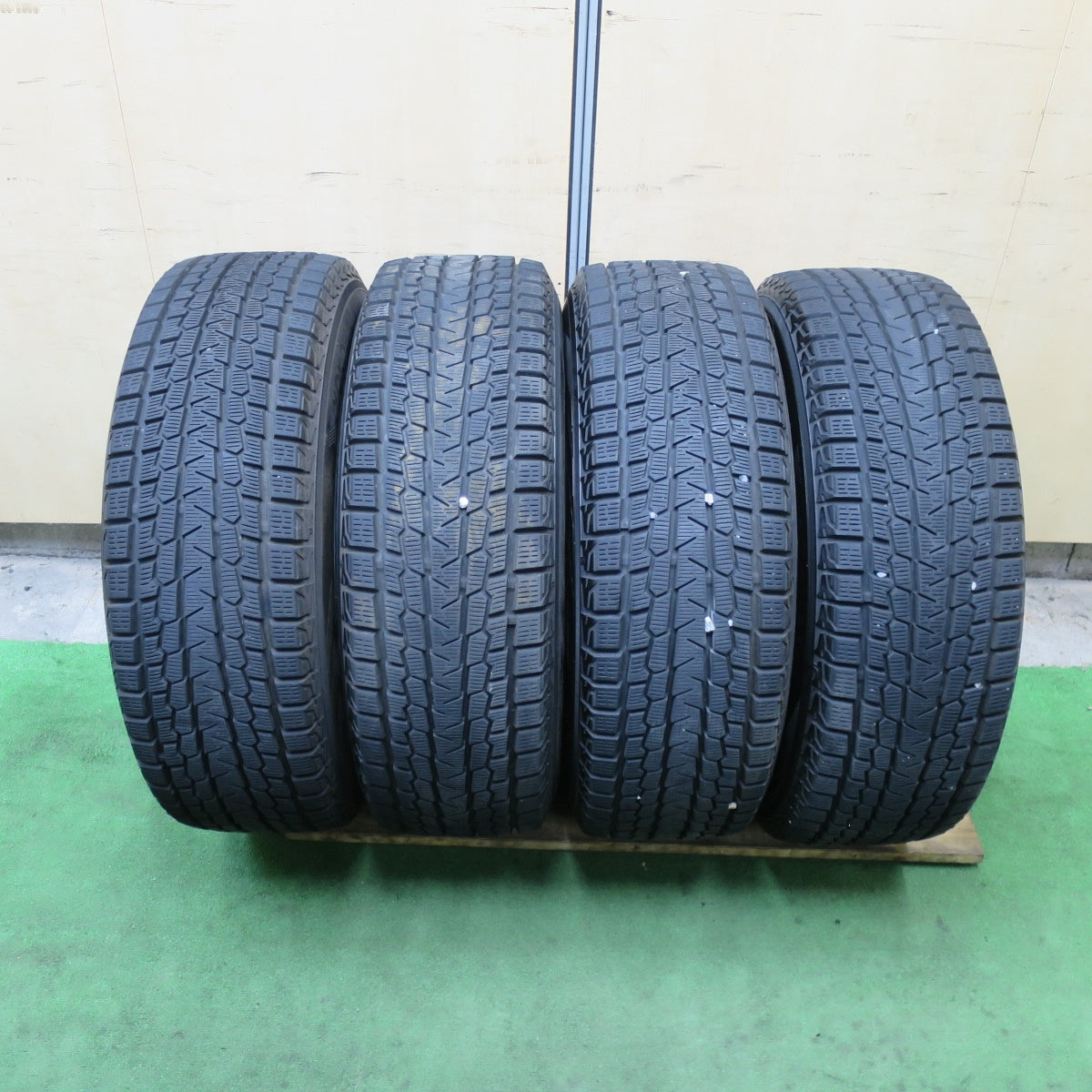 バリ溝！キレイ！9分★スタッドレス 225/65R17 ヨコハマ アイスガード G075 JOKER ICE ジョーカー アイス 17インチ PCD114.3/5H★5111105TTス