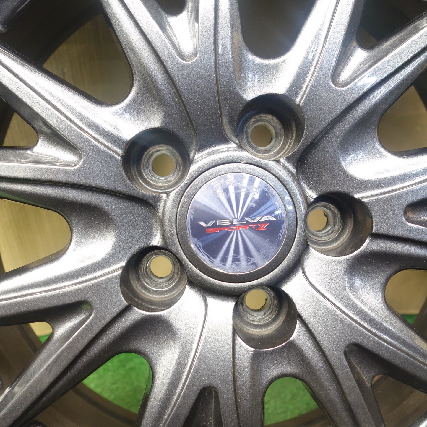 バリ溝！キレイ！ほぼ10分★プリウス 等 195/65R15 スタッドレス ヨコハマ アイスガード iG60 VELVA SPORTZ ヴェルヴァ 15インチ PCD100/5H★6012902KTス