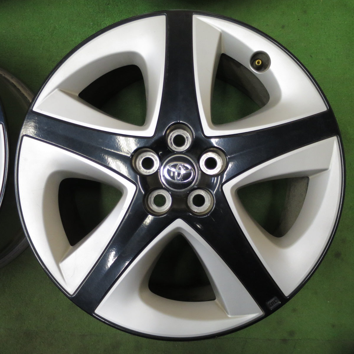 4本価格★トヨタ 50系 プリウス ツーリング 純正 ホイール 17インチ 17×7J PCD100/5H★6060802NGホ