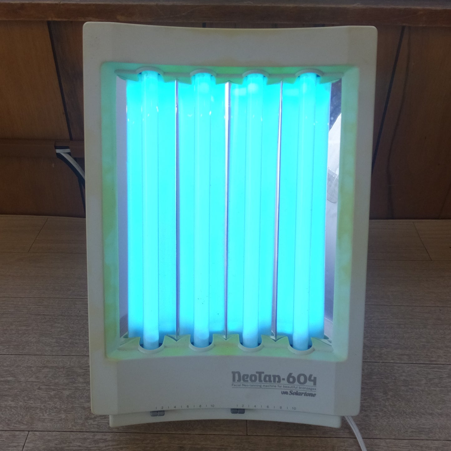 [送料無料] ★ソーラートーン Solartone ネオ・タン604 NeoTan-604　Facial Neo-Tanning machine for beautiful bronzages★