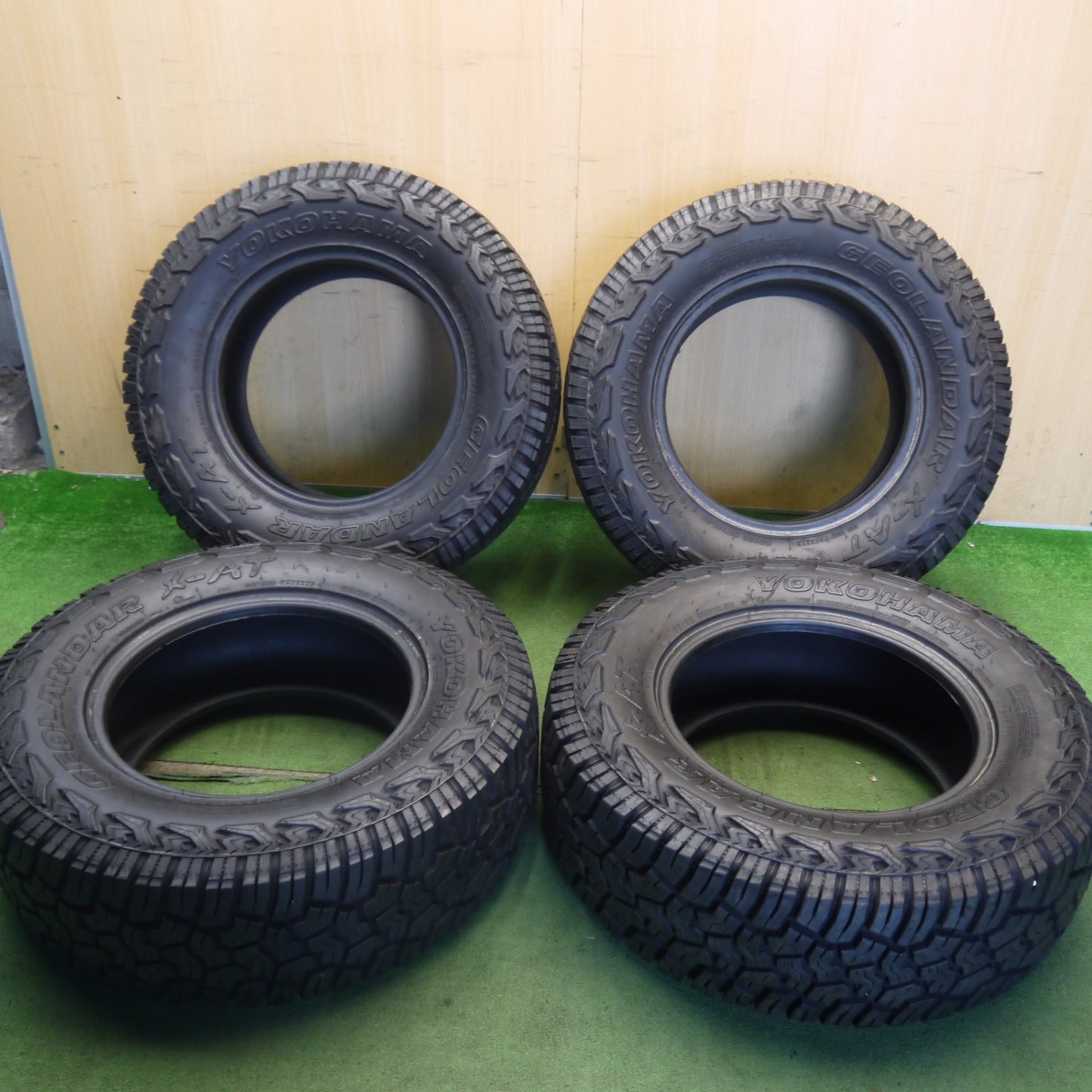 バリ溝！22年！9.5分★265/70R17 121/118Q 10PR ヨコハマ ジオランダー X-AT タイヤ 17インチ ランクル プラド FJクルーザー 等★6071406Hノタ