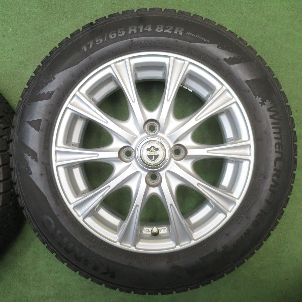 バリ溝！キレイ！ほぼ10分★スタッドレス 175/65R14 クムホ WinterCraft ice Wi61 JOKER ジョーカー 14インチ PCD100/4H★6052002NJス