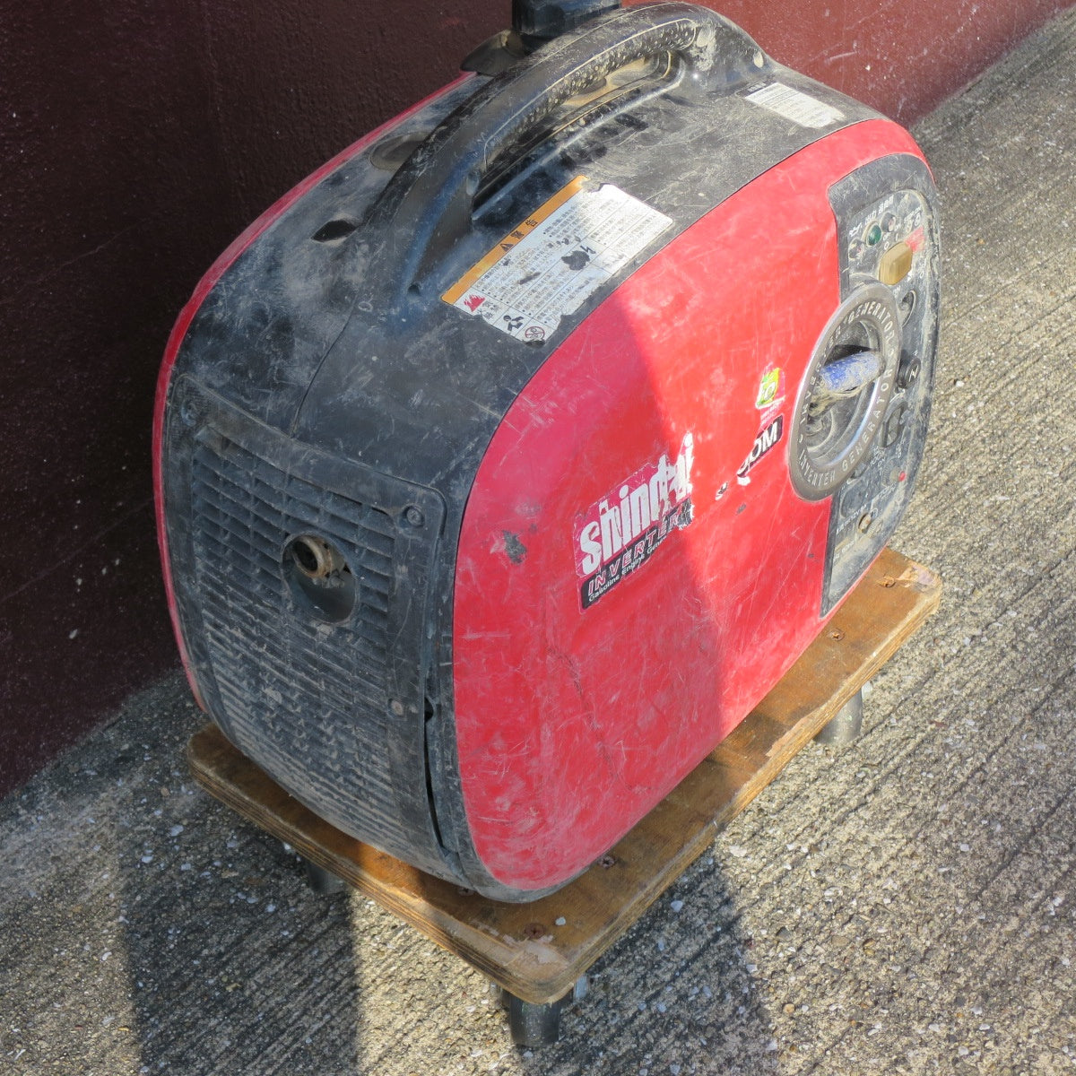 [送料無料] ◆新ダイワ インバーター 発電機 iEG1600M ガソリン やまびこ shindaiwa INVERTER◆