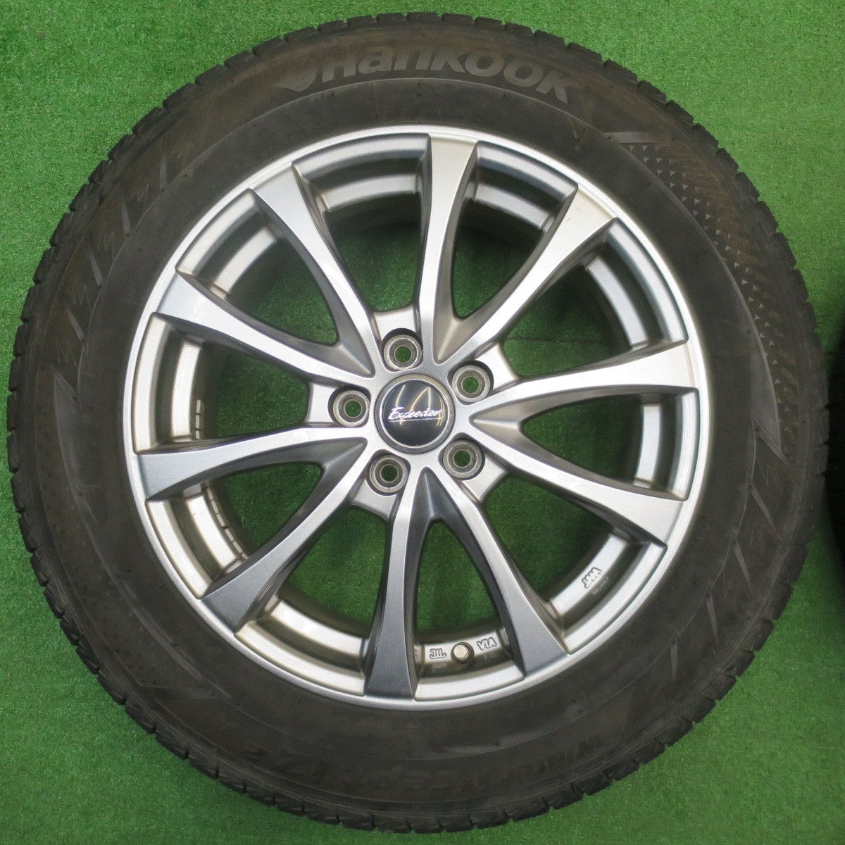 バリ溝！22年！キレイ！9.5分★エクシーガ 等 205/60R16 スタッドレス ハンコック ウインター アイセプト IZ2A Exceeder エクシーダー 16インチ PCD100/5H★5111307NJス