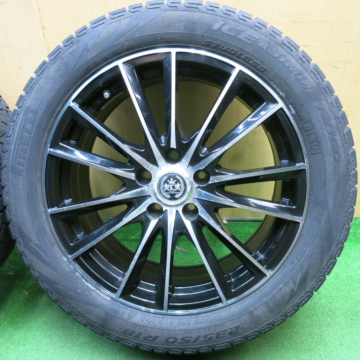 4本価格★Lehrmeister SOLAIA V7 235/50R18 スタッドレス ピレリ アイスアシンメトリコ レアマイスター ソライア 18インチ PCD114.3/5H★5041808TNノ