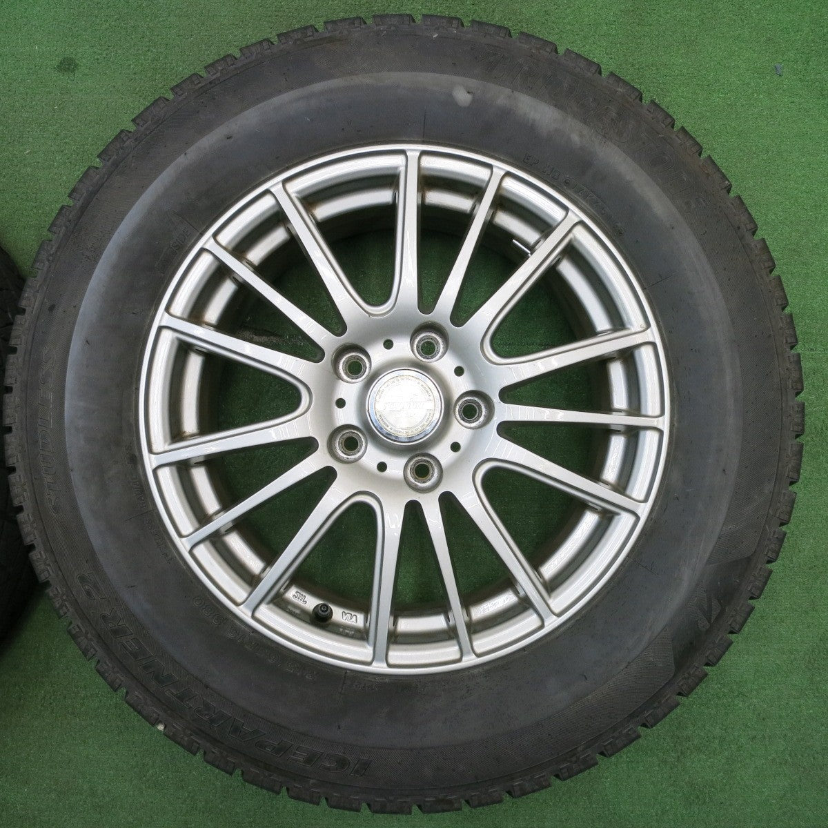 バリ溝！キレイ！8.5分★スタッドレス 215/65R16 ブリヂストン アイスパートナー2 ravrion Selzer ラブリオン 16インチ PCD114.3/5H★5050705NJス