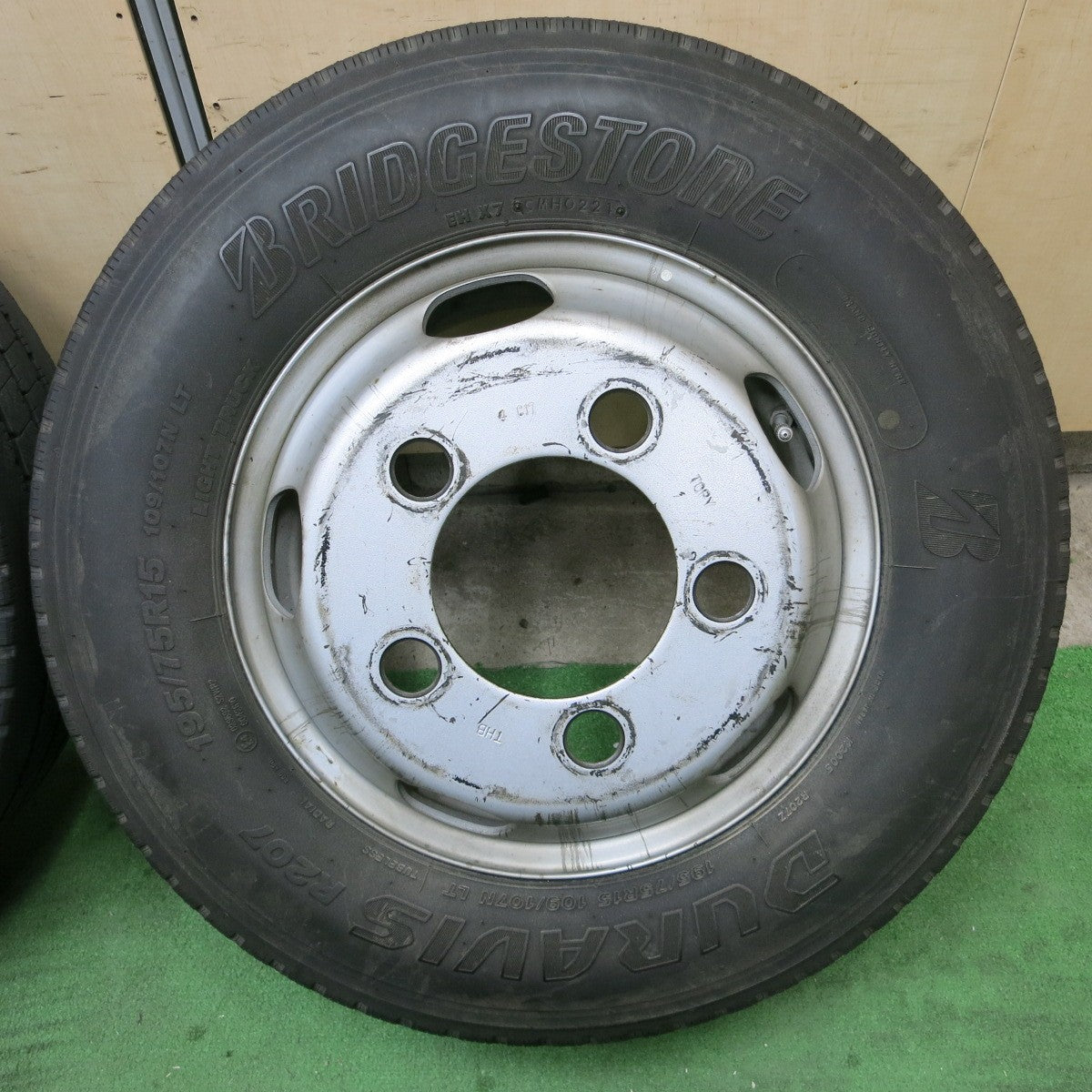 バリ溝！21年！8.5分★日野 デュトロ 純正 TOPY スチール 195/75R15 109/107N ブリヂストン デュラビス R207 トラック DURAVIS PCD203.2/5H★5022501ナノ