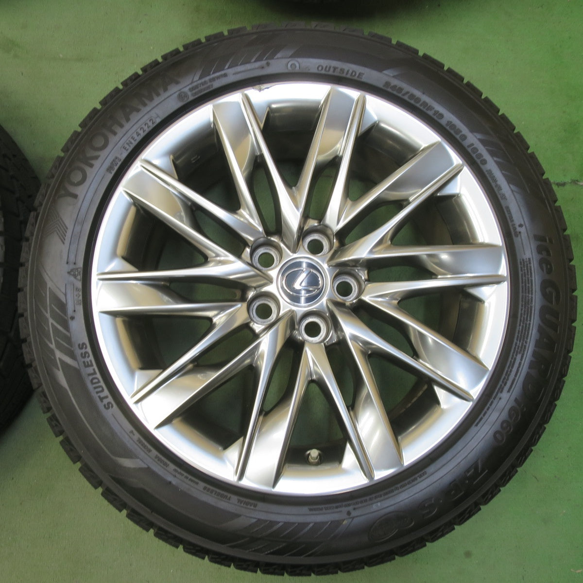 センサー付！バリ溝！24年！キレイ！ほぼ10分◎レクサス LS 500 h 純正 245/50R19 スタッドレス ヨコハマ アイスガード iG60 Z・P・S ランフラット 19インチ PCD120/5H◎6070201イス