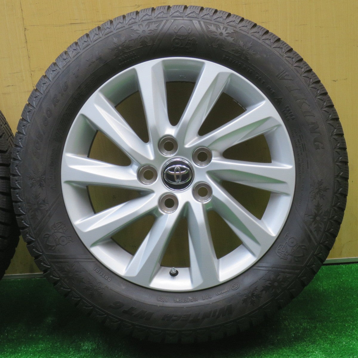 ほぼ未使用！23年！キレイ★トヨタ 90系 ノア ヴォクシー 純正 205/60R16 スタッドレス バイキング WINTECH WT6 16インチ PCD114.3/5H★5100803NJス