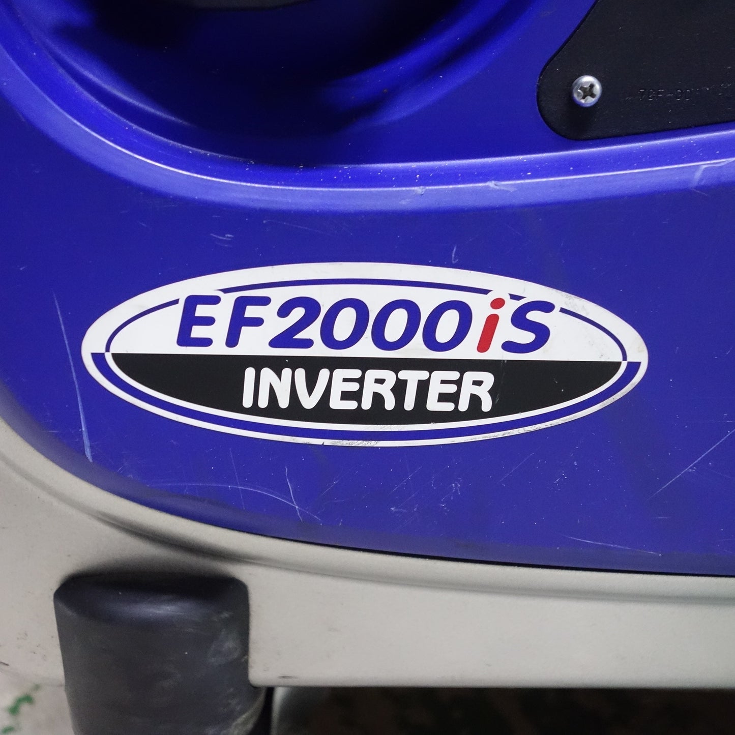 [送料無料] キレイ!付属品付き◆ヤマハ  防音型 インバーター 発電機 ガソリン式 EF2000iS 100V 20A 2.0kVA 50/60Hz 12V 8A◆