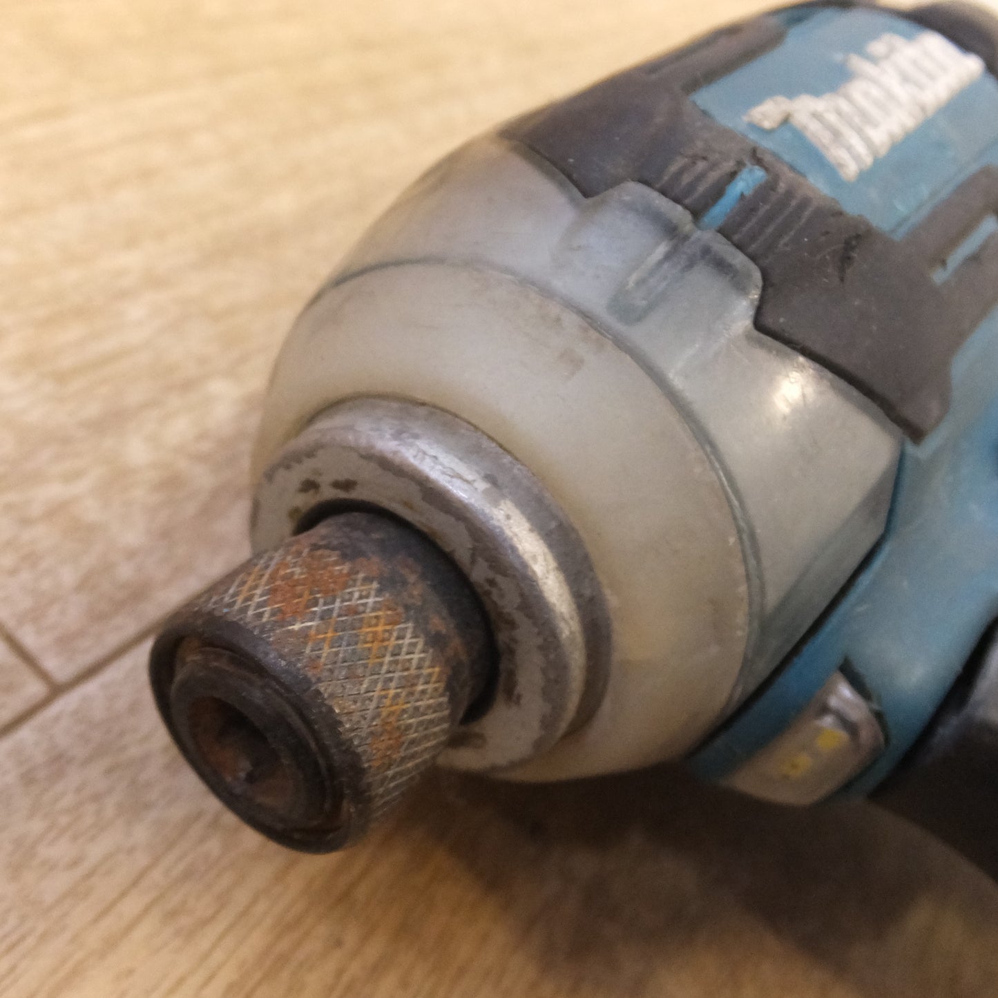 [送料無料] ★マキタ makita 充電式インパクトドライバ TD170D(?) 18V　本体のみ★