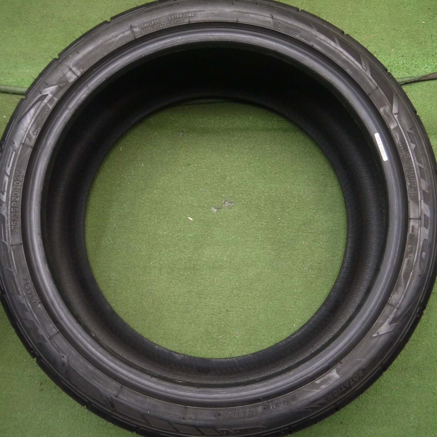 *送料無料* バリ溝！21年！9.5分★245/40R20 275/35R20 ニットー NT555 G2 タイヤ 20インチ レクサス LS BMW 7シリーズ 等★4042215Hノタ