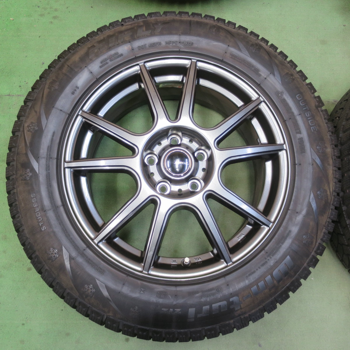 バリ溝！22年！キレイ！9.5分以上★スタッドレス 225/65R17 ハイフライ Win-turi 212 EMBELY S10 エンベリー 17インチ PCD114.3/5H★6042002イス