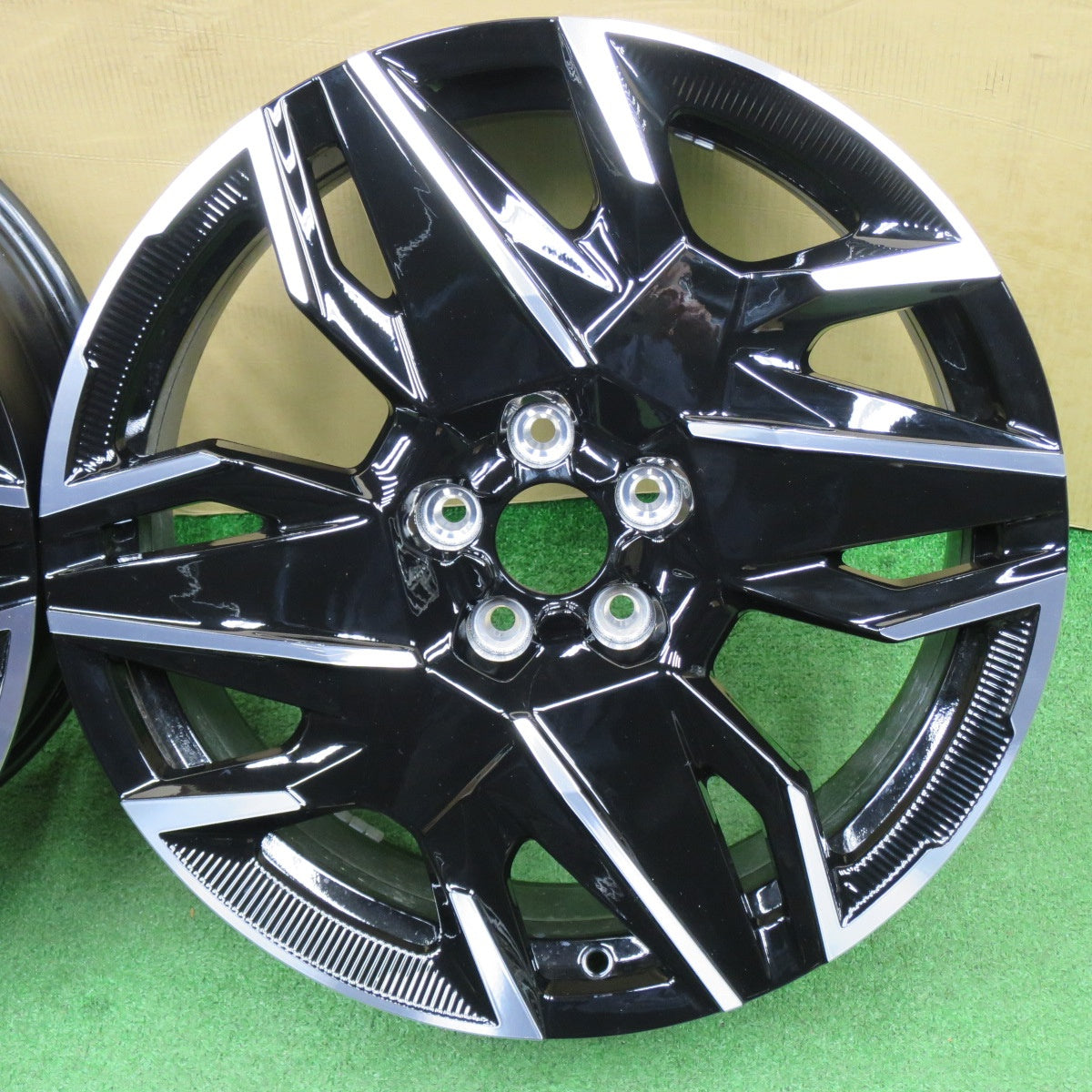 キレイ★プジョー 3008 現行 純正 ホイール 19インチ 19×7.5J PCD108/5H★6022203NKホ